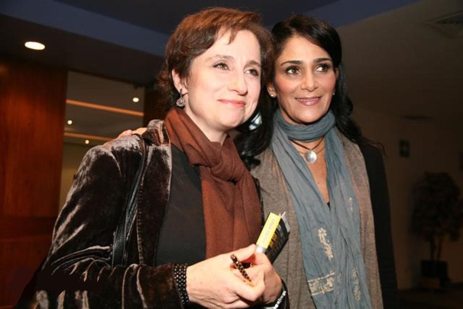 La periodista Carmen Aristegui y la escritora Lydia Cacho.