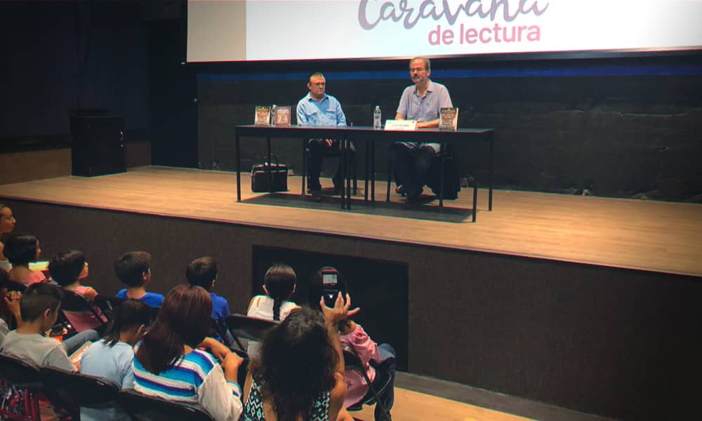 Juan Villoro interactúa con sus lectores sobre sus libros