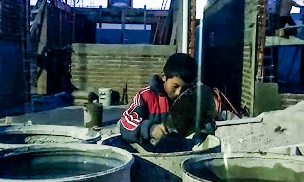 El niño albañil